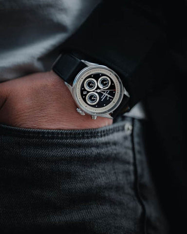 AV86 1564 Chronodate Automatic Steel / Black 39mm Watch