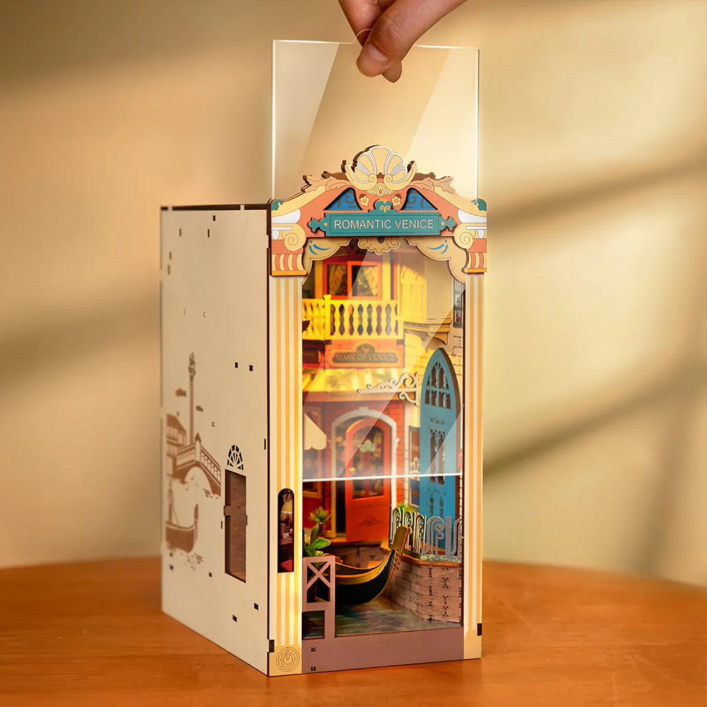 Kit Book Nook "Coin d'Étude" éclairé - Maquette en bois pour adultes à Kit Book Nook "Coin d'Étude" éclairé - Maquette en bois pour adultes à