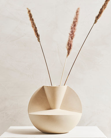Light + Ladder VASO Ceramic Vase - Sand with plant