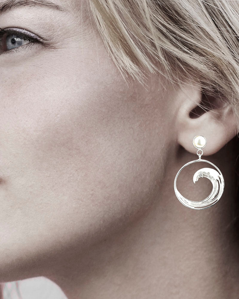 【blackmuse】Silver Antique Frame Pearl Post Earrings~ピアス Silver Polished 7-8mm Black FW Cultured Pearl Button Post